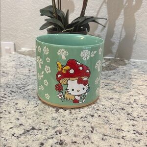NWT Sanrio Hello Kitty Green Ceramic Planter W/Mushrooms Hand Painted